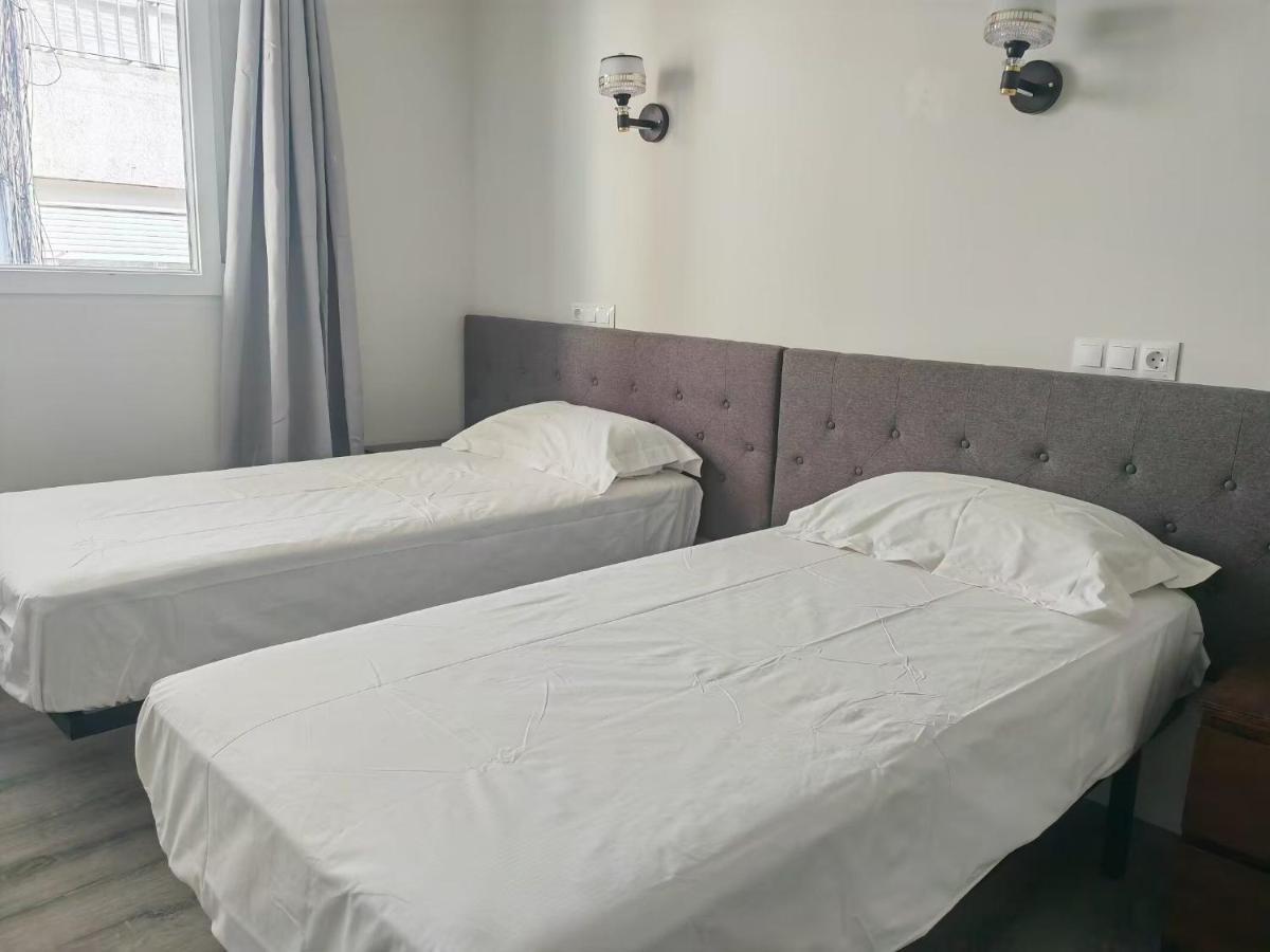 Hostal Golden 21*** Мадрид Екстер'єр фото